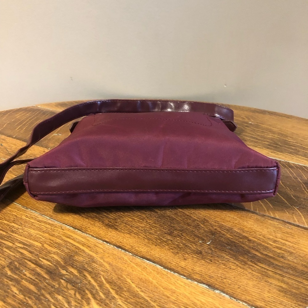 Roots Burgundy Nylon & Faux Leather Crossbody Messenger Bag - Picture 4 of 9